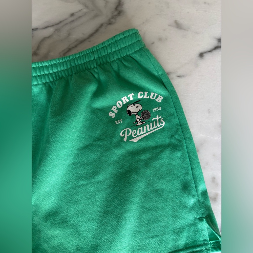 Peanuts Snoopy "Sport Club" Fleece Sweatshorts - Kelly Green